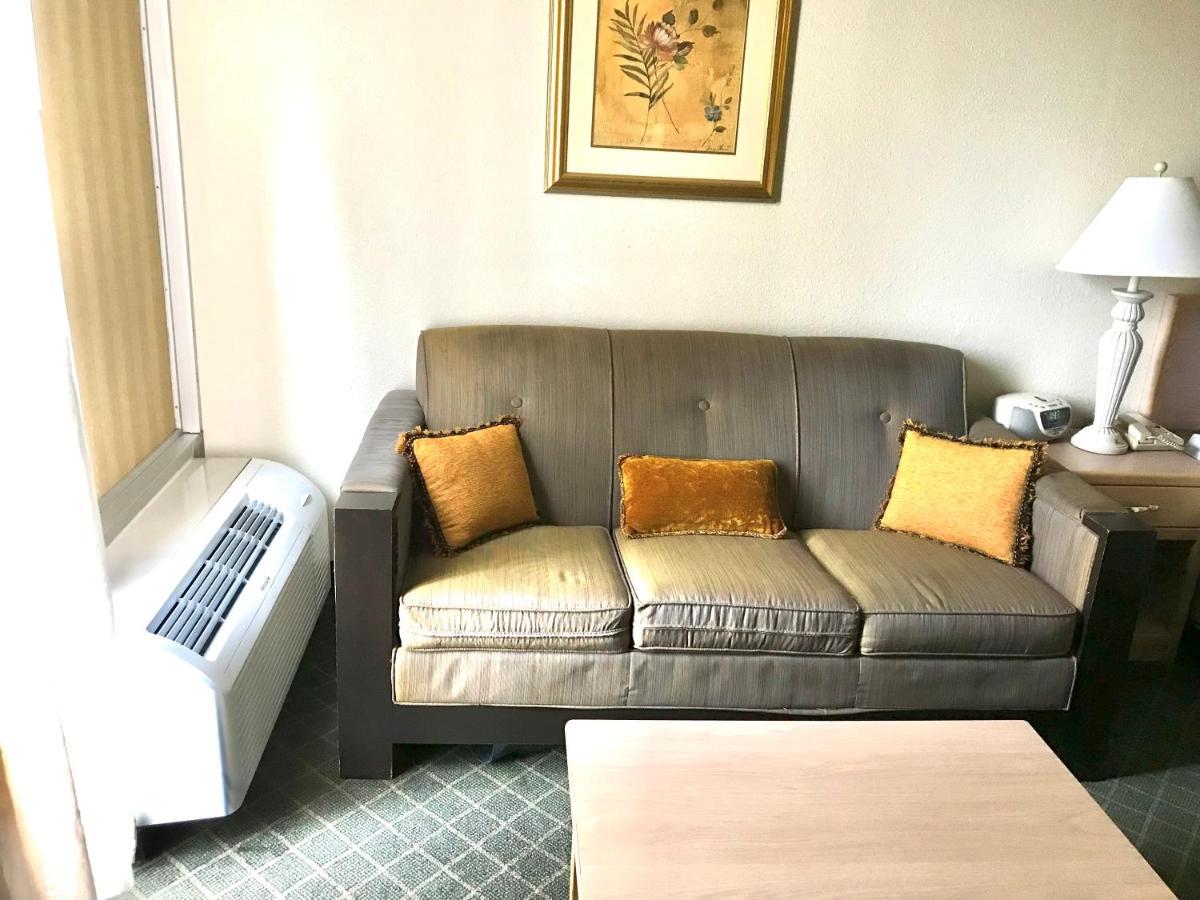 Brentwood Inn & Garden ฟาร์มิงตัน ภายนอก รูปภาพ